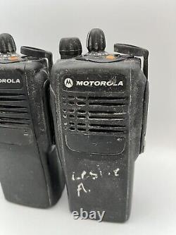 (2) Motorola Ht750 Radio Bidirectionnelle Aah25rdc9aa3an Non Téléché