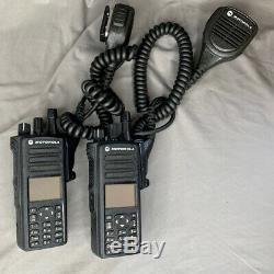 (2) Motorola Mototrbo Xpr7580 900mhz Radios Bidirectionnelles Portables Avec Accessoires