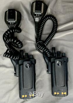 (2) Motorola Mototrbo Xpr7580 900mhz Radios Bidirectionnelles Portables Avec Accessoires