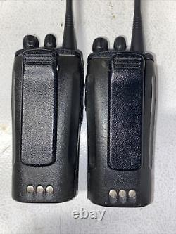 2 Motorola PR400 UHF 16 canaux radios bidirectionnels AAH65RDC9AA2AN chargeurs batteries