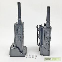 2-Pack Motorola RMU2040 UHF 4-Channel Two-Way Radios Black Ship Same Day - Translation: Lot de 2 talkies-walkies Motorola RMU2040 UHF à 4 canaux noirs, expédition le même jour.