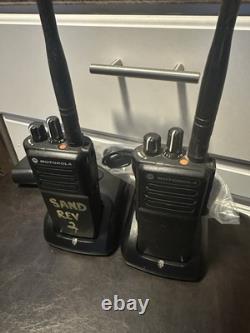 (2)Radio portable numérique bidirectionnelle Motorola XPR7350e VHF MotoTRBO DMR AAH56JDC9WA