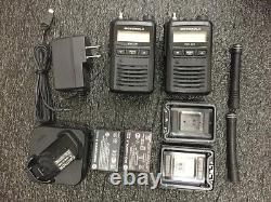 2 Radios bidirectionnelles portables Motorola EVX-S24-G6-3