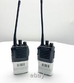 2 Vertex Standard (Motorola) VX-231 Radio bidirectionnelle / analogique avec chargeur