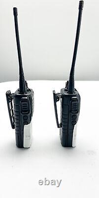 2 Vertex Standard (Motorola) VX-231 Radio bidirectionnelle / analogique avec chargeur