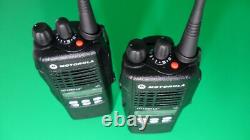 2 X Motorola HT1250 LS+ UHF 450-512MHz 4W 16CH Radios Bi-Directionnels AAH25SDH9DP5AN