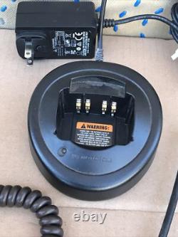2 X Motorola HT1250 LS+ UHF 450-512MHz 4W 16CH Radios Bi-Directionnels AAH25SDH9DP5AN