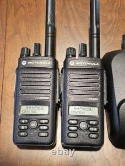 2 radios bidirectionnelles Motorola MOTOTRBO XPR3500e UHF AAH02RDH9VA1AN avec chargeur 403-512