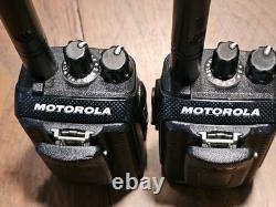 2 radios bidirectionnelles Motorola MOTOTRBO XPR3500e UHF AAH02RDH9VA1AN avec chargeur 403-512