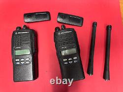 2x MOTOROLA HT1250 VHF 136-174MHz Police Pompiers EMS Talkie-walkie AAH25KDF9AA5AN