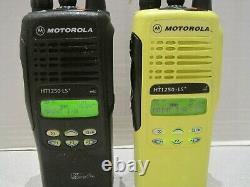 2x Motorola Ht1250 Ls+ Uhf Portable 450-512mhz Aah25sdh9dp5an Radio À Deux Sens