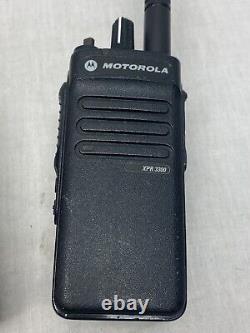2x Motorola Mototrbo XPR3300 UHF Radio bidirectionnelle AAH02RDC9JA2AN avec batteries