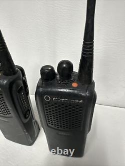 2x Motorola PR860 AAH45SDC9AA3AN 16CH 450-512MHz UHF Radio bidirectionnel avec piles
