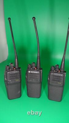 3 X Motorola XPR 6380 800Mhz 32Ch Radios Bi-Directionnels Analogiques et Numériques AAH55UCC9LB1AN