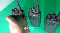 3 X Motorola XPR 6380 800Mhz 32Ch Radios Bi-Directionnels Analogiques et Numériques AAH55UCC9LB1AN