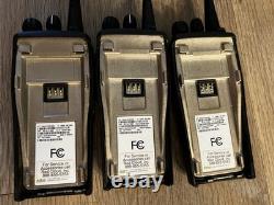 3 radios bidirectionnelles numériques Motorola AAH01QDC9JA2AN CP200d 403-470 MHz 4W ND