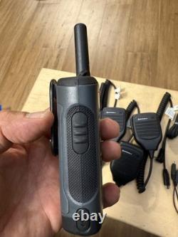 3 x Motorola Talkabout T200 FRS/GMRS Radios Bi-Directionnels (Gris) Avec 3X Microphone à Distance PTT