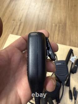 3 x Motorola Talkabout T200 FRS/GMRS Radios Bi-Directionnels (Gris) Avec 3X Microphone à Distance PTT