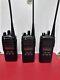 3x Motorola Cp185 Talkie Walkie Uhf 435-480mhz 16ch Aah03rdf8aa7an Avec Batteries