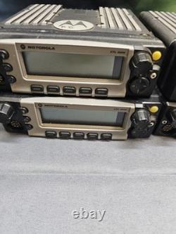 4 Motorola XTL5000 Tête Argentée XTL Radio Bidirectionnelle 800 MHz P25 M20URS9PW1AN