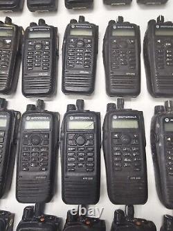 50 Motorola MOTOTRBO XPR6580 Radio bidirectionnelle 806-941 MHz AAH55UCH9LB1AN 800 MHz
