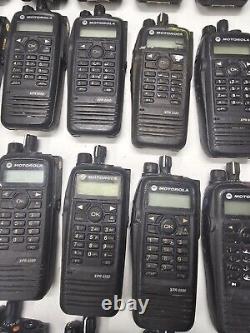 50 Motorola MOTOTRBO XPR6580 Radio bidirectionnelle 806-941 MHz AAH55UCH9LB1AN 800 MHz