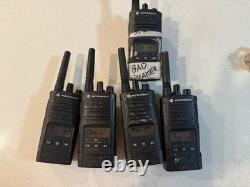 5 Pack Motorola RMU2080D On-Site 8-Canaux UHF Bidirectionnel Professionnel avec Chargeurs