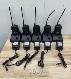 5x Motorola Radius SP50 P94YQS20A2AA Radio bidirectionnelle avec chargeur