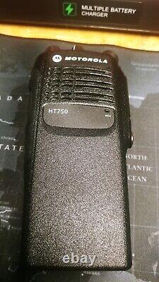 6 Radios Rouges Et Noires Motorola Ht750 403-470mhz