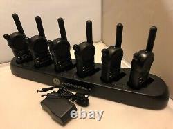 6 Talkies-walkies UHF Motorola CLS1413 avec 4 canaux et 6 chargeurs multi-unités