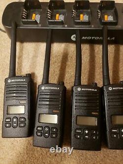 6x Ensemble De Motorola Rdm2070d Murs Licence Gratuite Vhf Deux Sens Radios W Gang Chargeur