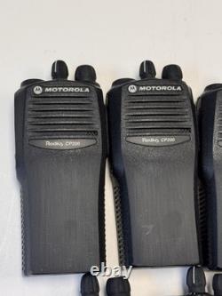 7x radios bidirectionnelles UHF Motorola CP200 et (1) CP150 AAH50RDC9AA1AN