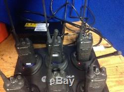 Beaucoup De Six (6) Motorola Radio À Deux Voies Rayon Cp200 Uhf Aah50rdc9aa2an