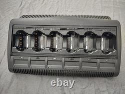Chargeur adaptatif Motorola Impres à 6 baies WPLN4212BR pour radio bidirectionnelle