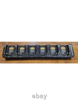 Chargeur de radio bidirectionnelle Motorola CLP1040 à six unités avec socle de docking/chargeur