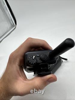 Chargeur inclus pour radio bidirectionnelle portable Motorola EVX-S24.