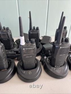Ensemble de 14 radios Motorola Radius CP200 + radio bidirectionnelle CDM750