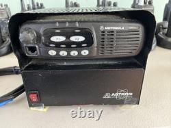 Ensemble de 14 radios Motorola Radius CP200 + radio bidirectionnelle CDM750