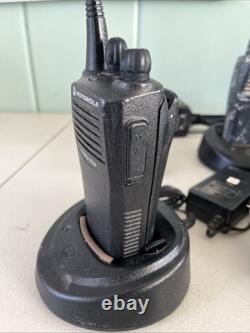 Ensemble de 14 radios Motorola Radius CP200 + radio bidirectionnelle CDM750