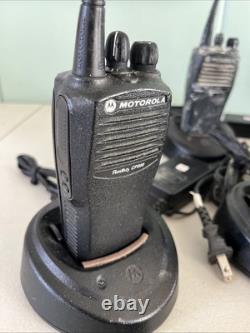 Ensemble de 14 radios Motorola Radius CP200 + radio bidirectionnelle CDM750