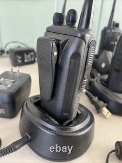 Ensemble de 14 radios Motorola Radius CP200 + radio bidirectionnelle CDM750