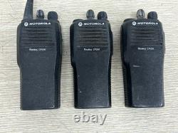 Ensemble de 3 radios UHF à deux voies Motorola Radius CP200 AAH50RDC9AA2AN 16 canaux
