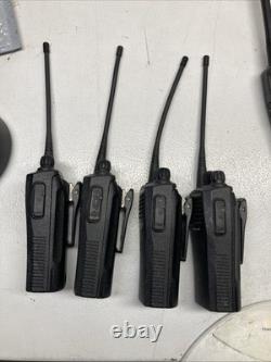 Ensemble de 4 radios bidirectionnelles UHF Motorola CP200 à 4 canaux avec chargeurs