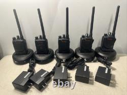 Ensemble de 5 radios bidirectionnelles Motorola Mag One BPR40-AAH84KDS8AA1AN complet