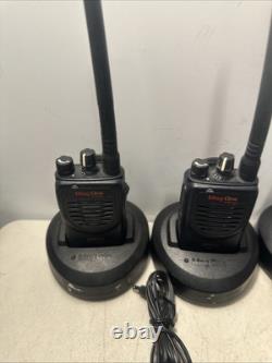 Ensemble de 5 radios bidirectionnelles Motorola Mag One BPR40-AAH84KDS8AA1AN complet