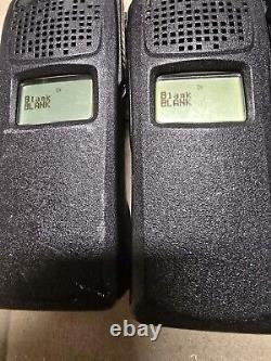 Ensemble de 6 radios bidirectionnelles Motorola XTS 2500 VHF 136-174 MHz H46KDD9PW5BN avec chargeur