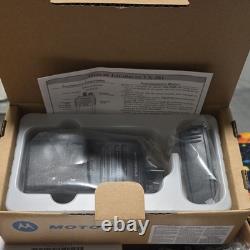 Kit de radio portable bidirectionnelle Motorola VX-261-G7-5 Noir 5W avec batterie et chargeur