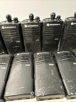 LOT DE 19 Radios Bidirectionnelles Motorola CP110 2ch H96KCC9AA2AA. Pas de batterie