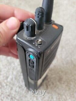 LOT DE 2 Radios Portables UHF 16 Canaux Motorola HT1000 H01SDC9AA3DN Fonctionnelles