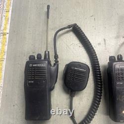 LOT DE 3 RADIOS BIDIRECTIONNELS MOTOROLA HT750 UHF Avec microphone Non testé UHF